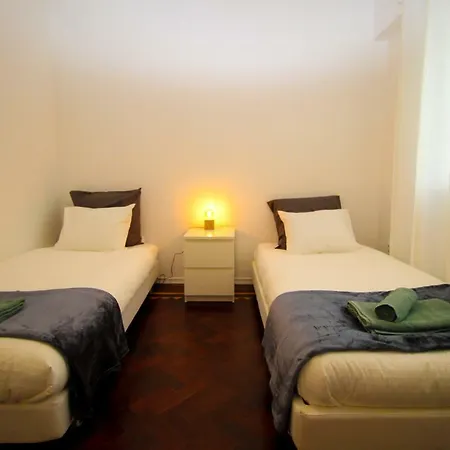 Апартаменты Pensao Rosinha Belem Tower House